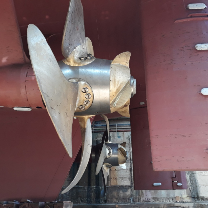 Controllable pitch propeller services