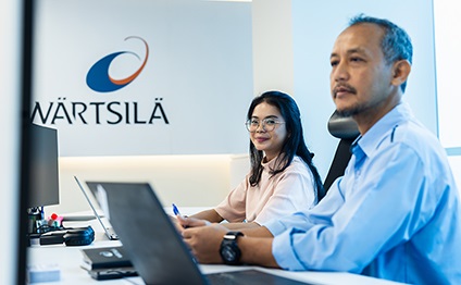 Wärtsilä Service employees